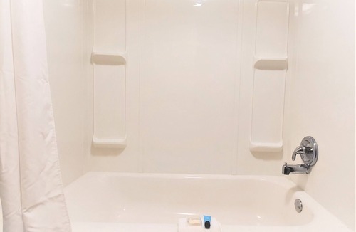 North Newport News Hotel | Economy 7 Inn