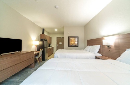 Sulphur Hotel | Efficiency De Luxe Sulphur Near Lake Charles I 10
