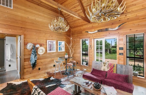Fredericksburg Cabin | El Camino Ranch Cabin | 2/1 | Pet Friendly | Wet Bar