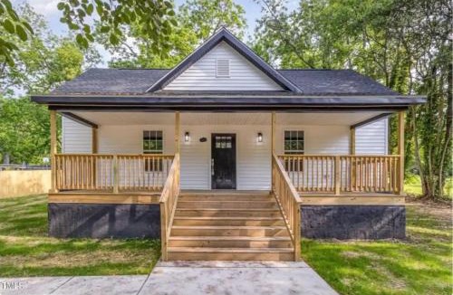 Sanford House | Elegant 1910 Boutique - Crib, Veteran-Owned