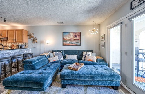 North Topsail Beach Condo | Elegant Beach Escape, Warm, Comfy Cozy, Family fun, Massage Chair, Retro Games