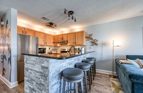 North Topsail Beach Condo | Elegant Beach Escape, Warm, Comfy Cozy, Family fun, Massage Chair, Retro Games