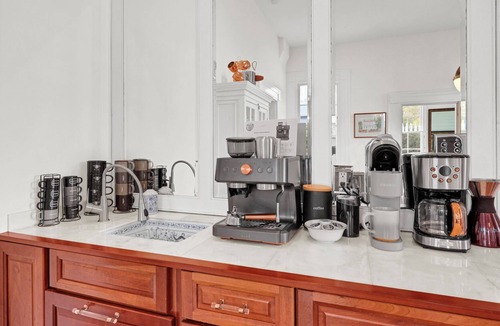 Wilmington Historic District House | Elegant Historic Downtown Retreat | Walk to Everything | By Sea Scape