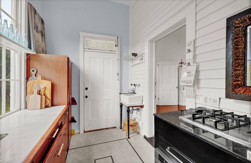 Wilmington Historic District House | Elegant Historic Downtown Retreat | Walk to Everything | By Sea Scape