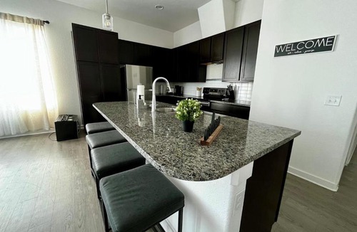 Leander Apartment | Elegant Home with Stunning Views and Comfortable Amenities