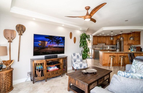 Kihei House | Elegant Oceanfront Vistas