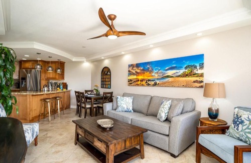 Kihei House | Elegant Oceanfront Vistas