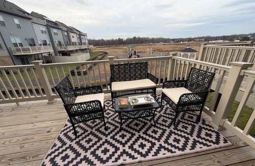 Bowie House | Elegant Private Suite w/Office Nook & Private Bath in charming Bowie