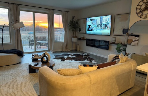 Bowie House | Elegant Private Suite w/Office Nook & Private Bath in charming Bowie