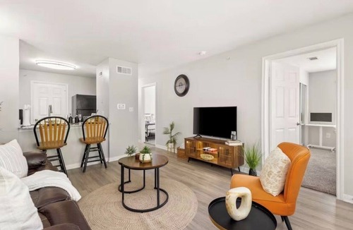 Pleasant Valley Apartment | Elegant Riverside Bird Escape DT, UT, Lady