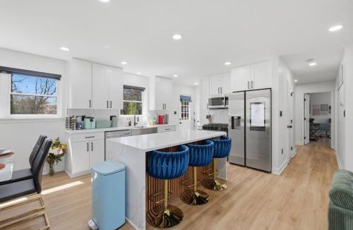 Springfield House | Elegant Springfield Getaway near Washington DC.