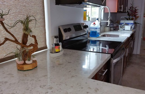 Nanakuli House | email/text me for personal details . noakua@aol.com . 808 256 4008