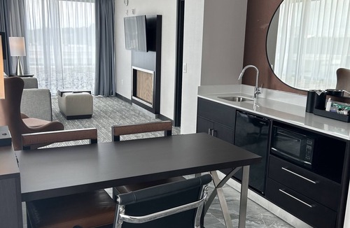 Alpharetta Hotel | Embassy Suites By Hilton Alpharetta Halcyon