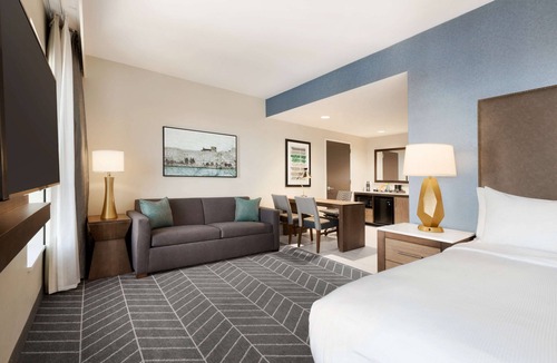 Downtown Wilmington Hotel | Embassy Suites by Hilton Wilmington Riverfront