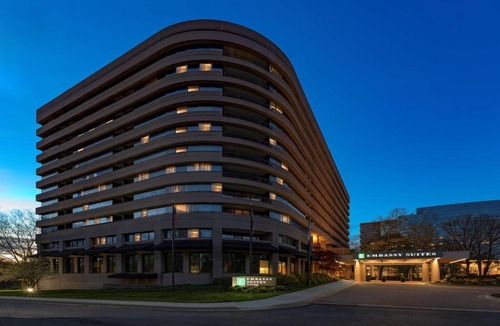 North Bethesda Hotel | Embassy Suites by Hilton Bethesda Washington DC
