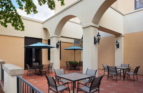Greensboro Hotel | Embassy Suites by Hilton Greensboro Airport