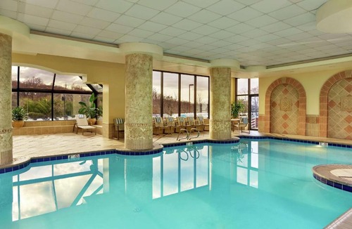 Tysons Hotel | Embassy Suites Tysons Corner