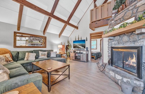 Beech Mountain Ski Chalet | Enchanting 4 bedroom chalet with Hot Tub and Fire Pit in Beech Mountain