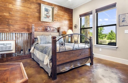 Bandera House | Enchanting Cottage Suite Haven near Medina River in Texas