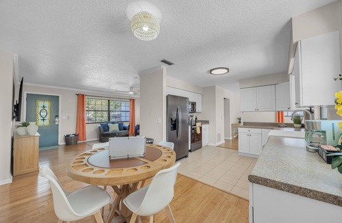 Dolphin's Cove House | Endless Summer- Beach | Pool | Firepit | 3 king bedrooms | Bunk Room
