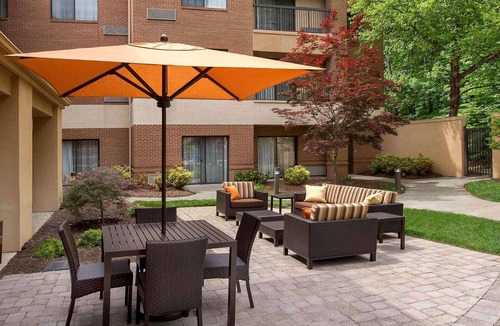 Durham Hotel | Enjoy a Hassle-Free and Suiting Stay! 3 Family-friendly Units, Free parking