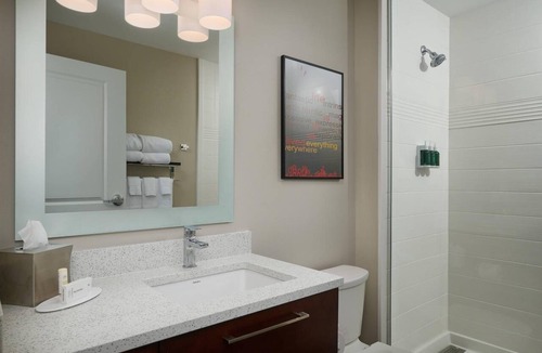 Lake Worth Hotel | Enjoy a Relaxing Stay in a Studio with Kitchen | Free Breakfast & Parking