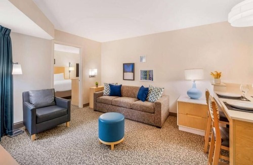 Arrowood Hotel | Enjoy Apartment Living at 2 Suites Near Charlotte Premium Outlets & Carowinds