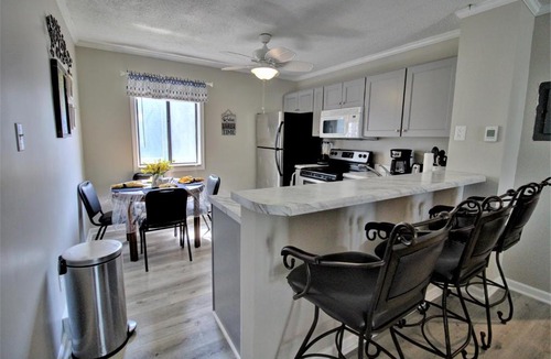 Sneads Ferry House | Enjoy oceanfront views in this cute 2-bedroom condo at North Topsail Beach