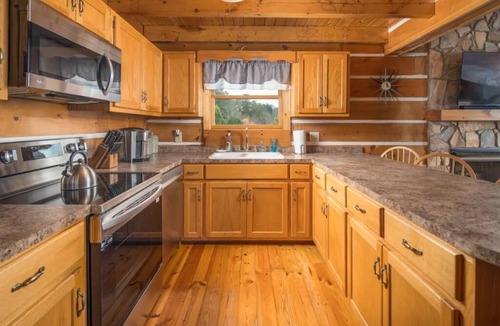Banner Elk Cabin | Enjoy Scenic Mountain Cabin Near Wedding Venues