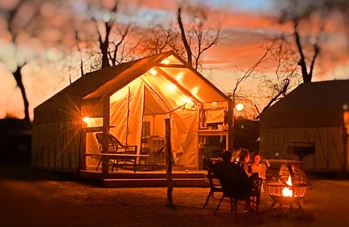 Prairie Lea Cabin | Enjoy the beautiful San Marcos River in this new, nice and comfy cabin!