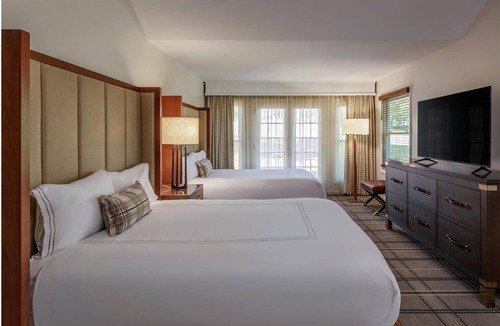 Braselton Hotel | Enjoy Wine Country Elegance in Serene Villa Near Lawrenceville – 30 Min