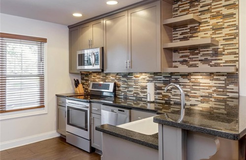 Braselton Hotel | Enjoy Wine Country Elegance in Serene Villa Near Lawrenceville – 30 Min
