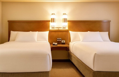 St. Johns Hotel | Enjoyable Stay in Austin! Free Parking, 4 Relaxing Units Near Brentwood Park!