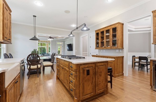 Terrell House | Entertainers Dream! Private Pool, Spa, Pool Table, Shuffleboard, Arcade, Firepit, Tiki Bar!
