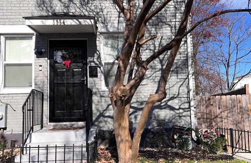 Washington House | Entire 3-Bedroom Retreat Free Parking & Amenities