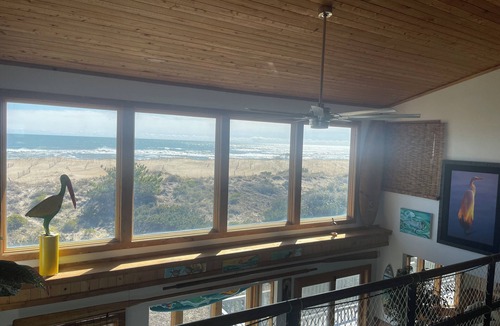 Avon House | Entire Beach-Front Home, 5 Balconies, Breathtaking Views, Private Beach Access