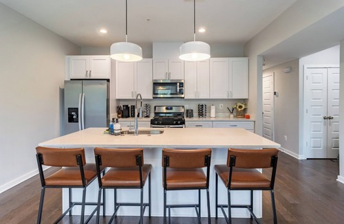 Fairlawn House | Entire DC House 3BR 3BA RoofDeck Free Parking Near Capitol Hill