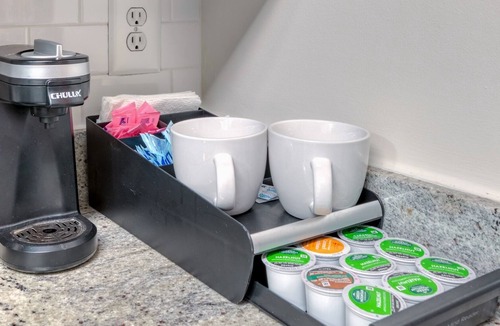 Arlington Apartment | Entire Luxury apt near Downtown D.C. w /FREE Wifi