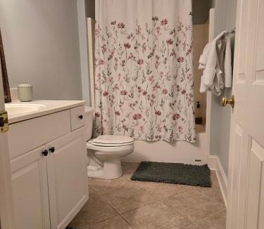 Piper Glen Estates Apartment | Entire Private 1BR Apartment, Private Entrance, Full Kitchen, Parking