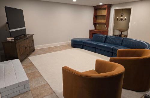 Piper Glen Estates Apartment | Entire Private 1BR Apartment, Private Entrance, Full Kitchen, Parking