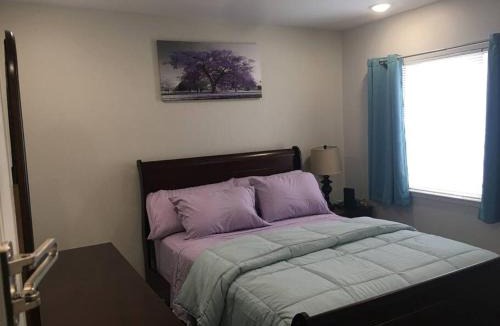 Greenbelt Apartment | Entire Twnhouse 2bdrms 3Bthrm 2Qbeds 2Levls Fncd Bkyard
