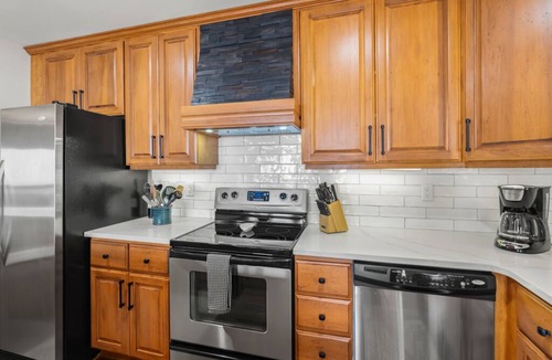Banner Elk Apartment | Escape the Heat in the High Country - 3 King Bedrooms & Amazing Views!