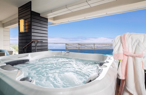 Waikiki Condo | ESPACIO: The Jewel of Waikiki . Beach View Suite: Ruby, sleeps 6
