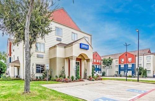 Northwest Dallas Hotel | Everstay Living