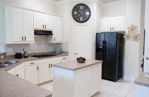Southwest Arlington House | Executive 4BR Retreat Mins to AT&T Stadium