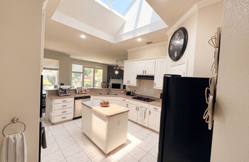 Southwest Arlington House | Executive 4BR Retreat Mins to AT&T Stadium