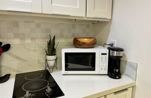 Downtown Honolulu Apartment | Executive Center Studio with Kitchenette, secure building pool, FREE PARKING