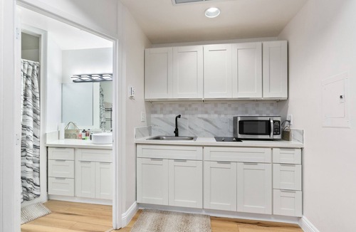 Downtown Honolulu Apartment | Executive Center Studio with Kitchenette, secure building pool, FREE PARKING