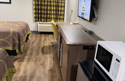 Baker Hotel | Executive Inn and Suites Baker