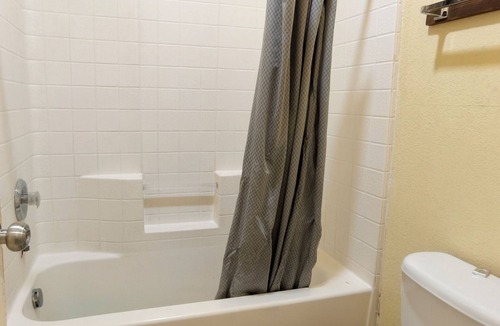 Rio Vista Hotel | Executive Inn & Suites San Marcos, TX